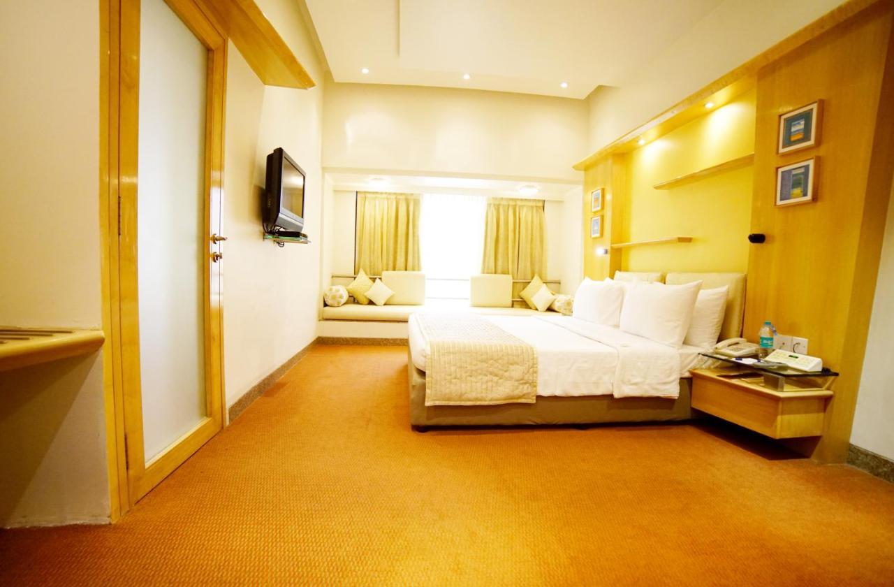 Hotel Kohinoor Continental,Airport Bombaj Zewnętrze zdjęcie